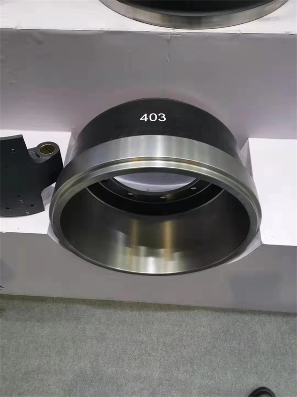 �Ϻ������˸�չ�����r