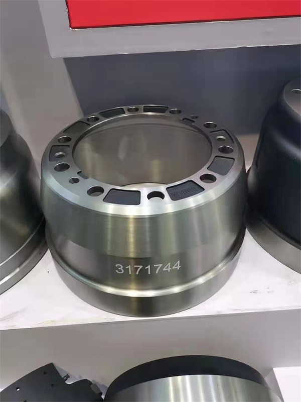 �Ϻ������˸�չ�����r